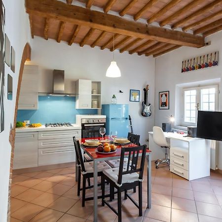 Cisanello Rock Apartment With Patio And Barbecue 比萨 外观 照片