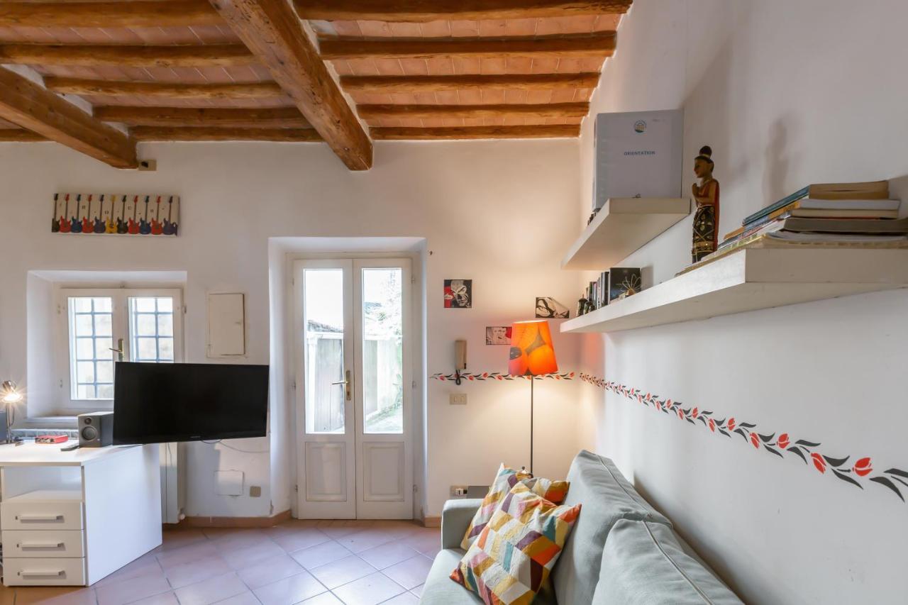 Cisanello Rock Apartment With Patio And Barbecue 比萨 外观 照片
